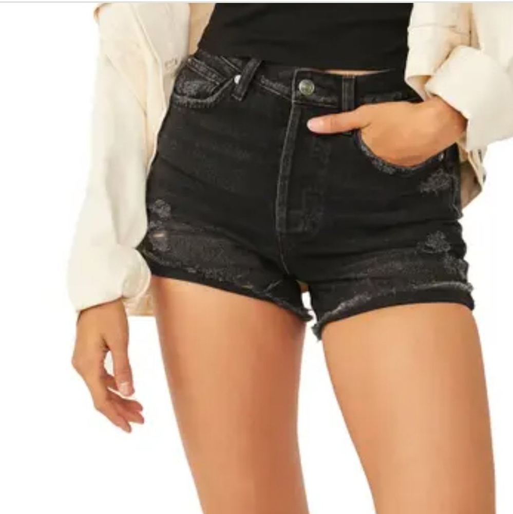 WE THE FREE LASSO HIGH WAIST CUTOFF DENIM SHORTS IN WASHED BLACK